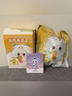 Yooki V10 Hug Gourmet Restaurant Blind Box, Confirmed Soft Glutinous Koala